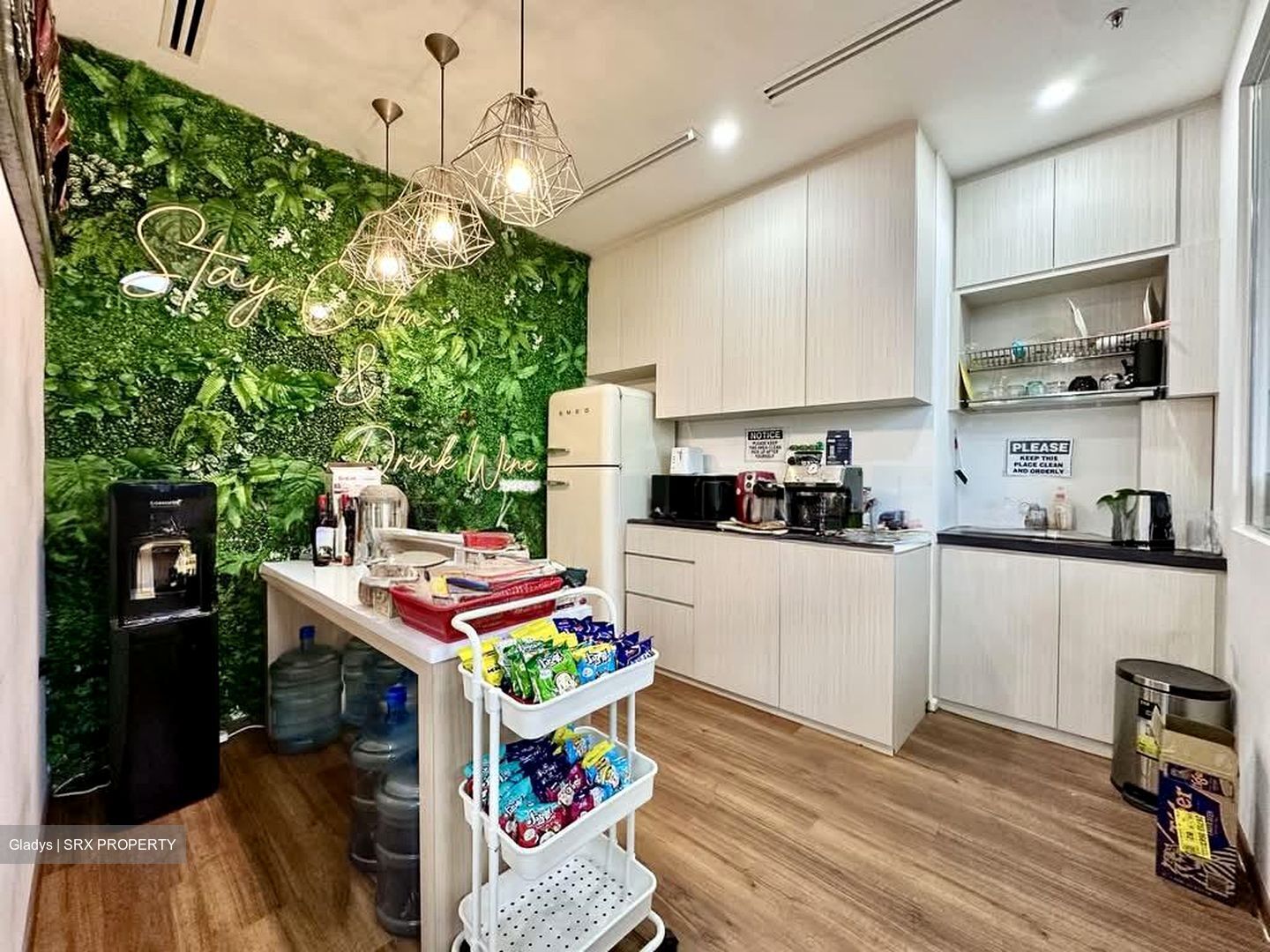 Suntec City (D1), Office #581149201